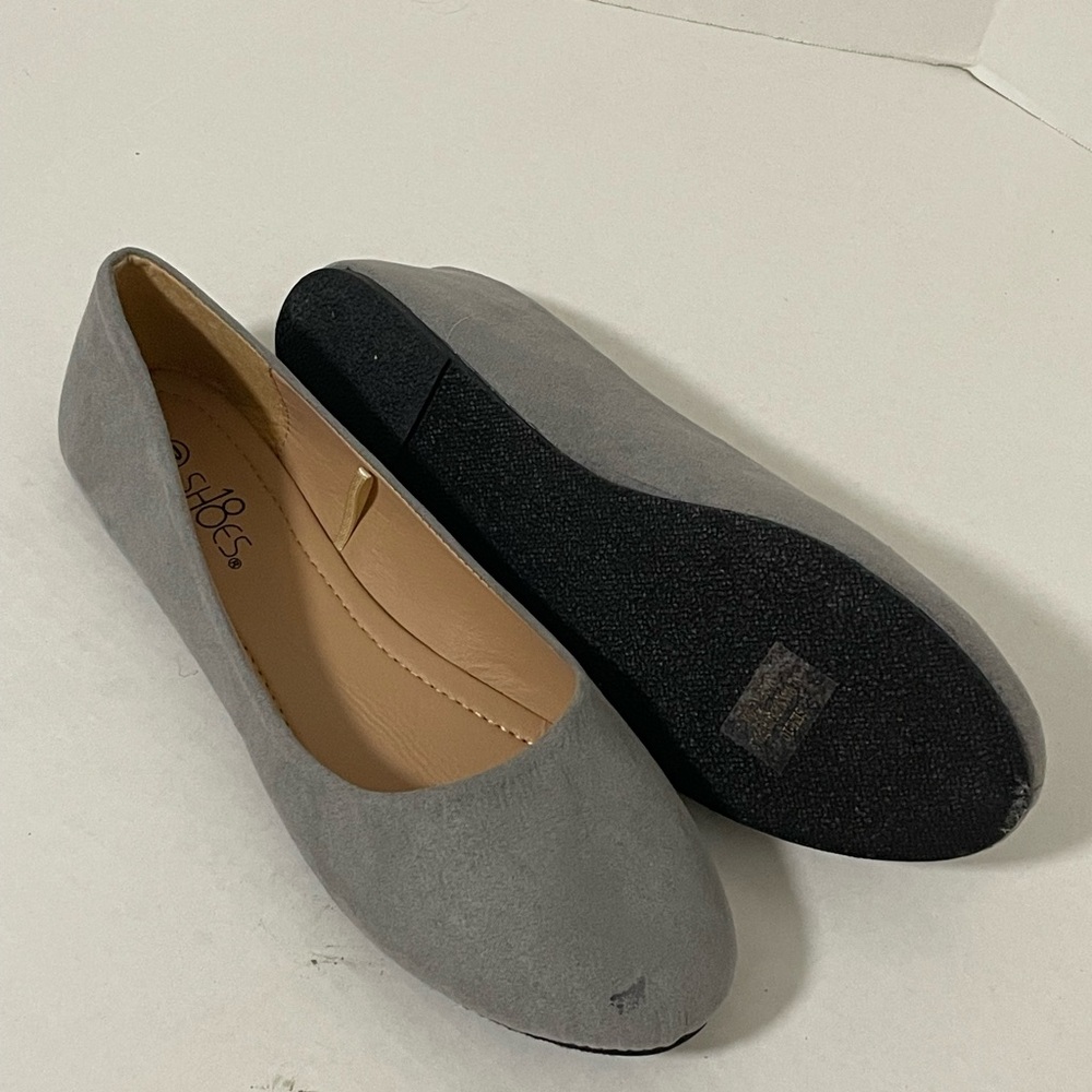 Brand: Sh18es; Gray/Slate Flats